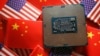 美中国旗与半导体芯片