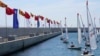 2022年1月9日中国资助的斯里兰卡填海港口的中国和斯里兰卡国旗