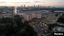 Una vista de la cárcel del condado de Fulton en Atlanta, Georgia, el 17 de agosto de 2023. Allí, el expresidente de EEUU Donald Trump y 18 de sus aliados deben rendirse y ser fichados.