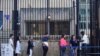 Cuidado con las estafas de patrocinar parole humanitario, advierten las autoridades 