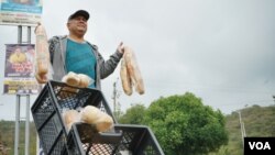 Yesterl Gómez salió de Venezuela y se instaló con su familia en Cúcuta en diciembre del 2017. Hoy es un vendedor ambulante de pan.