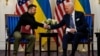 Biden se disculpa con Zelenskyy por retraso en el Congreso para entrega de armas que permitió a Rusia obtener avances
