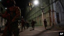 ARCHIVO - Las fuerzas de seguridad del Estado mantienen una guerra contra los cárteles de la droga y otras estructuras del crimen organizado, la detención de capos y los motines en las cárceles entre bandas rivales suponen una seria crisis para el sistema carcelario ecuatoriano.