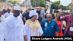 Braima Camará, coordenador do MADEM G15, e esposa, a caminho da assembleia de voto, Bissau, Guiné-Bissau, 4 Junho 2022