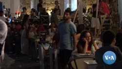 In Lebanon, Packed Restaurants Hide a Deepening Divide