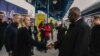 El secretario de Defensa de Estados Unidos, Lloyd Austin, es recibido a su llegada a Kiev el 20 de noviembre de 2023.