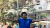 Apoiantes do candidato da Resistência Nacional Moçambicana (RENAMO), Venâncio Mondlane, reúnem-se em Maputo para comemorar os resultados das eleições autárquicas de 12 de Outubro de 2023.