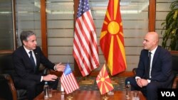 Američki državni sekretar Entoni Blinken i severnomakedonski premijer Dimitar Kovačevski u Skoplju, 29. novembra 2023. (Foto: VOA)