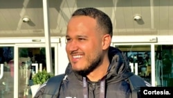 Carlos Sposito, de origen venezolano. Estudió Comunicación Social y posteriormente estudió un Máster de Periodismo Deportivo, ahora forma parte del equipo de redes sociales del club de fútbol italiano Juventus. [Foto cortesía]