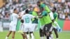 Les joueurs sénégalais célèbrent le 3e but de leur équipe lors du match de football du groupe C de la Coupe d'Afrique des Nations (CAN) 2024 entre le Sénégal et la Gambie au Stade Charles Konan Banny à Yamoussoukro le 15 janvier 2024.