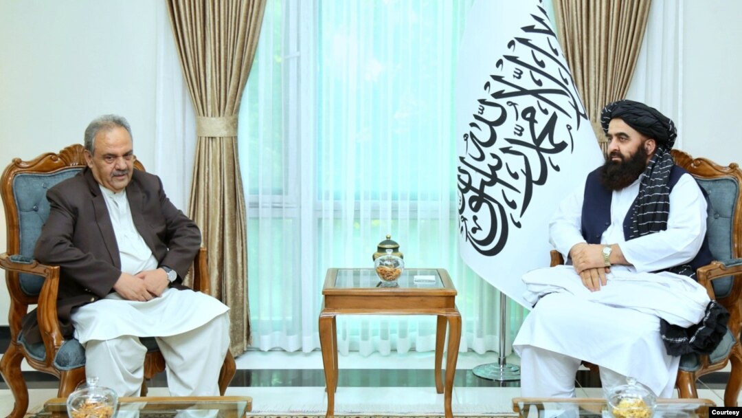 Pakistan's special envoy on Afghanistan, Asif Durrani, (L) meets with Taliban Foreign Minister Amir Khan Muttaqi (R), Sept. 21, 2023, in this photo released by the Taliban.