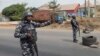Les enlèvements contre rançon constituent un problème majeur au Nigeria, où des gangs les perpétuent sur des autoroutes, dans les logements même des victimes, ou jusque dans des écoles.