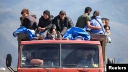 Hesabatda deyilir ki, "sentyabrın 24-dən oktyabrın 1-dək 100.000-dən çox Dağlıq Qarabağ sakini - faktiki olaraq regionun bütün etnik erməniləri Ermənistana qaçıb”.