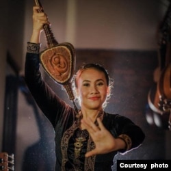 Dr. Peni Candra Rini, sinden dan dosen di Fakultas Seni Pertunjukan, Institut Seni Indonesia Surakarta (foto: courtesy).