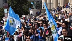 Guatemaltecos en Estados Unidos impulsan petición ante Corte Suprema de Justicia de su país para garantizar derecho al voto desde el exterior en 2023. En foto guatemaltecos residentes en área de Washington DC captados en Fiesta DC. [Foto: Tomás Guevara, VOA]
