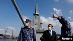 日本防衛大臣浜田靖一在橫須賀軍港視察日本戰艦（2022年9月5日）