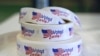 Rollos de pegatinas "Yo voté anticipado" en las horas finales de una primaria electoral en Indiana, EEUU, el 2 de mayo de 2022.
