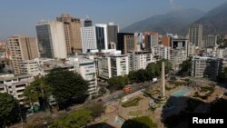 ARCHIVO - Una vista general de la plaza Altamira en Caracas, el 12 de marzo de 2014.