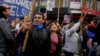 Manifestantes antigubernamentales protestan contra la escasez de alimentos en los comedores populares y las reformas económicas propuestas por el presidente Javier Milei en Buenos Aires, Argentina, el 7 de mayo de 2024.