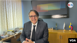 Carlos Fernández, presidente de la Federación Venezolana de Cámaras de Comercio y Producción (Fedecamaras) muestra expectativa sobre restablecimiento de relaciones comerciales con Colombia. [Foto: Carolina Alcalde, VOA. 23 de agosto de 2022]