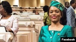 Welwitschia "Tchizé" dos Santos, empresária e política, filha de José Eduardo dos Santos