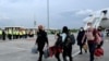 Beberapa WNI dari Ukraina tiba di Bandara Soekarno Hatta, Kamis, 3 Maret 2022. (Kementerian Luar Negeri Indonesia)
