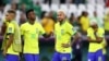 Para pemain Brazil, antara lain Neymar dan Vinicius Junior tampak bersedih setelah kalah dalam adu penalti dari Kroasia, Jumat (9/12). 