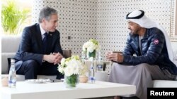 Menlu AS Antony Blinken bertemu Putra Mahkota Abu Dhabi Pangeran Mohammed bin Zayed Al Nahyan di Rabat, Maroko Selasa (29/3). 