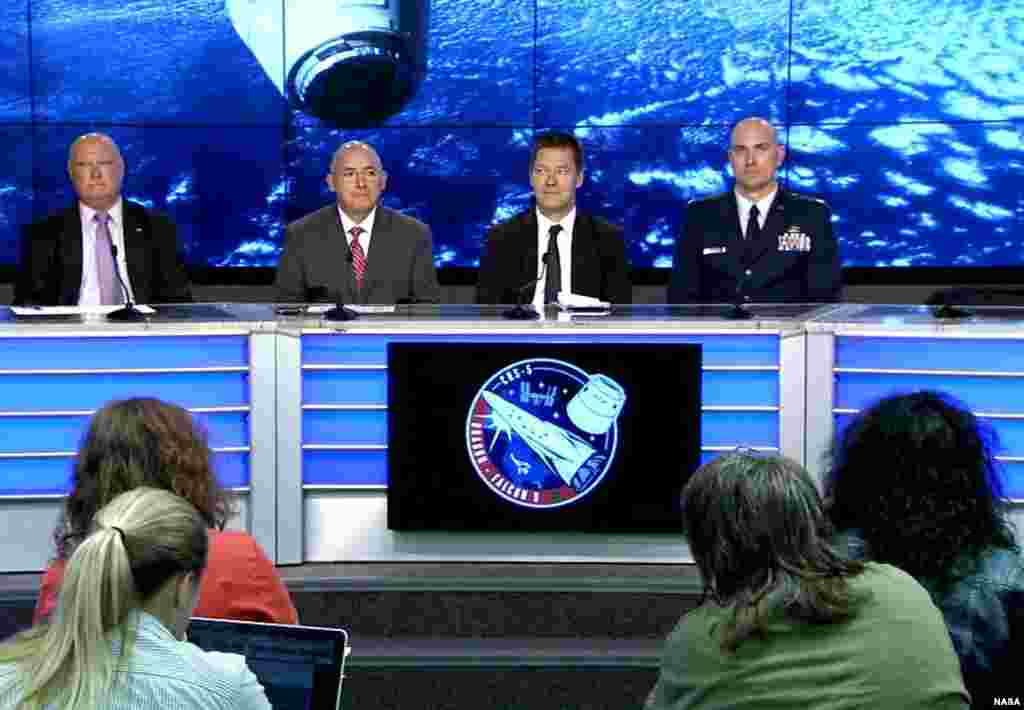 In the Kennedy Space Center’s Press Site auditorium, agency and industry leaders speak to members of the news media on International Space Station research and technology developments, Jan 5, 2015.