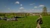 <span class="VIiyi" jsaction="mouseup:BR6jm" jsname="jqKxS" lang="az"><span class="JLqJ4b ChMk0b" data-language-for-alternatives="az" data-language-to-translate-into="en" data-number-of-phrases="1" data-phrase-index="0" jsaction="agoMJf:PFBcW;usxOmf:aWLT7;jhKsnd:P7O7bd,F8DmGf;Q4AGo:Gm7gYd,qAKMYb;uFUCPb:pvnm0e,pfE8Hb,PFBcW;f56efd:dJXsye;EnoYf:KNzws,ZJsZZ,JgVSJc;zdMJQc:cCQNKb,ZJsZZ,zchEXc;Ytrrj:JJDvdc;tNR8yc:GeFvjb;oFN6Ye:hij5Wb;bmeZHc:iURhpf;Oxj3Xe:qAKMYb,yaf12d" jscontroller="Zl5N8" jsdata="uqLsIf;_;$239" jsmodel="SsMkhd" jsname="txFAF"><span class="Q4iAWc" jsaction="click:qtZ4nf,GFf3ac,tMZCfe; contextmenu:Nqw7Te,QP7LD; mouseout:Nqw7Te; mouseover:qtZ4nf,c2aHje" jsname="W297wb">Ukrayna əsgəri Xarkiv yaxınlığında döyüş zamanı rus helikopterinin vurulduğu yerdən uzaqlaşır</span></span></span>