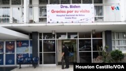 Así lucía la entrada del Hospital de Niño en Costa Rica este domingo 22 de mayo. Foto Houston Castillo, VOA