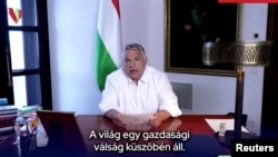Potongan gambar dari sebuah video menujukkan Perdana Menteri Hungaria Viktor Orban menyampaikan pidatonya tentang kewenangan darurat yang akan diterapkan pemerintah. Pidato tersebut disampaikan di Budapest, pada 24 Mei 2022. (Foto: Facebook/Reuters TV via Reuters/Viktor Orban)