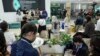 Séance de travail au Pavillon des peuples autochtones lors du Sommet climatique de l'ONU COP27, vendredi 11 novembre 2022, à Sharm el-Sheikh, en Égypte.