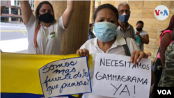 Pacientes oncológicos protestan en Caracas pidiendo por medicamentos e insumos para sus tratamientos. Mayo 27, 2021. Foto: VOA - Álvaro Algarra.