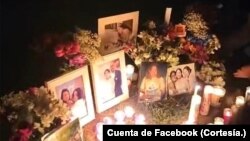 El martes por la noche amigos y familiares participaron de una vigilia en las afueras de la residencia donde ocurrieron los hechos y el miércoles 19 de octubre volverán a realizarla. [Foto: Cortesía-Facebook].