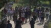 Miles de migrantes se acumulan en pueblo del sur de México