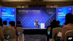 El presidente ucraniano, Volodymyr Zelenzkyy, habla en una conferencia de prensa en Singapur el 2 de junio de 2024.