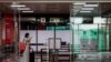 Suasana di bandara internasional Tribhuvan di Kathmandu, Nepal, di tengah pandemi COVID-19, 2 September 2020. (REUTERS/Navesh Chitrakar)