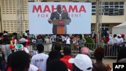 Rassemblement tenu à Winneba, le samedi 24 août 2024, par John Dramani Mahama, ancien président du Ghana et candidat du Congrès national démocratique (NDC) à la présidentielle du 7 décembre 2024. (Photo de Nipah Dennis/AFP)