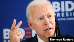 El candidato presidencial demócrata Joe Biden habla durante un evento de campaña en Filadelfia.