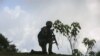 Un soldado lleva a cabo un operativo anti-pandillas en el vecindario de Kenscoff, en Puerto Príncipe, Haití, el lunes 3 de febrero de 2025. (AP Foto/Odelyn Joseph). 