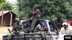 FILE - M23 rebels near the town of Bunagana, Democratic Republic of the Congo. (Nicolas Pinault/VOA)