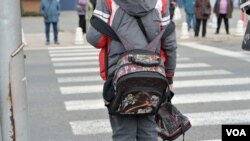 Родители од другите етникуми во Северна Македонија избегнуваат да ги запишуваат децата во училишта каде што повеќето ученици се Роми, тврди Елвис Шаќири