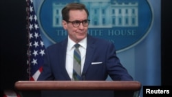 El coordinador de comunicaciones estratégicas del Consejo de Seguridad Nacional de la Casa Blanca, John Kirby, habla sobre Ucrania durante una conferencia de prensa en Washington, EEUU, el 20 de enero de 2023.