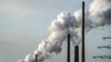 Uap mengepul dari pabrik pembuat baja thyssenkrupp di Duisburg, Jerman, pada 11 Oktober 2023. (Foto: AP/Martin Meissner)