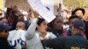 Manifestations contre les féminicides à Cape Town devant le centre où se tient le Forum économique mondial en Afrique du sud le 4 septembre 2019.