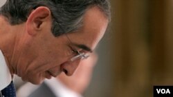 El actual presidente, Alvaro Colom, autorizó con su firma la extradición.