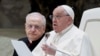 El Papa Francisco habla durante la audiencia general semanal, en la sala Pablo VI del Vaticano, el 11 de diciembre de 2024. REUTERS