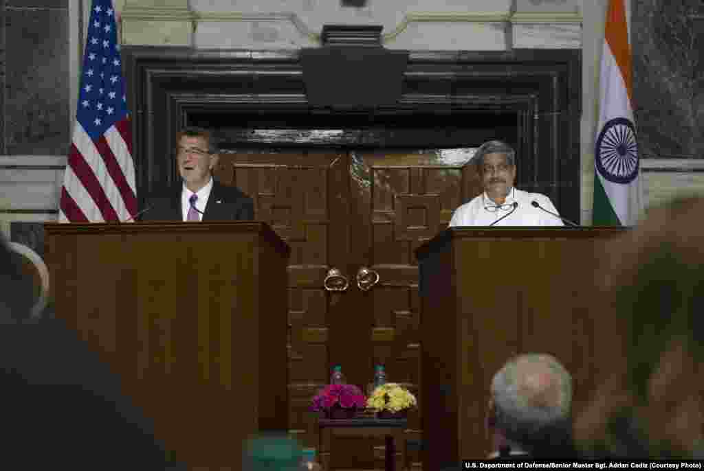 U.S. Secretary of Defense Ash Carter, left, speaks during a joint news conference with Indian Defense Minister Manohar Parrikar in New Dehli, India, April 12, 2016.