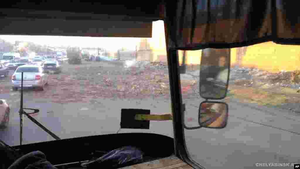 2013年2月15日,俄罗斯车里雅宾斯克州所看到的废墟。(图片由Chelyabinsk.ru.提供)